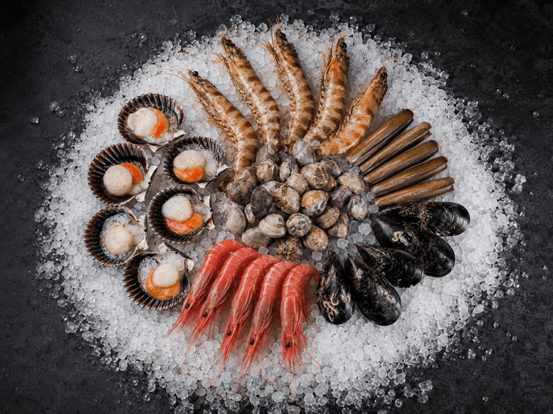 Mariscada con zamburiñas, gamba de Huelva, langostinos y mejillón gallego